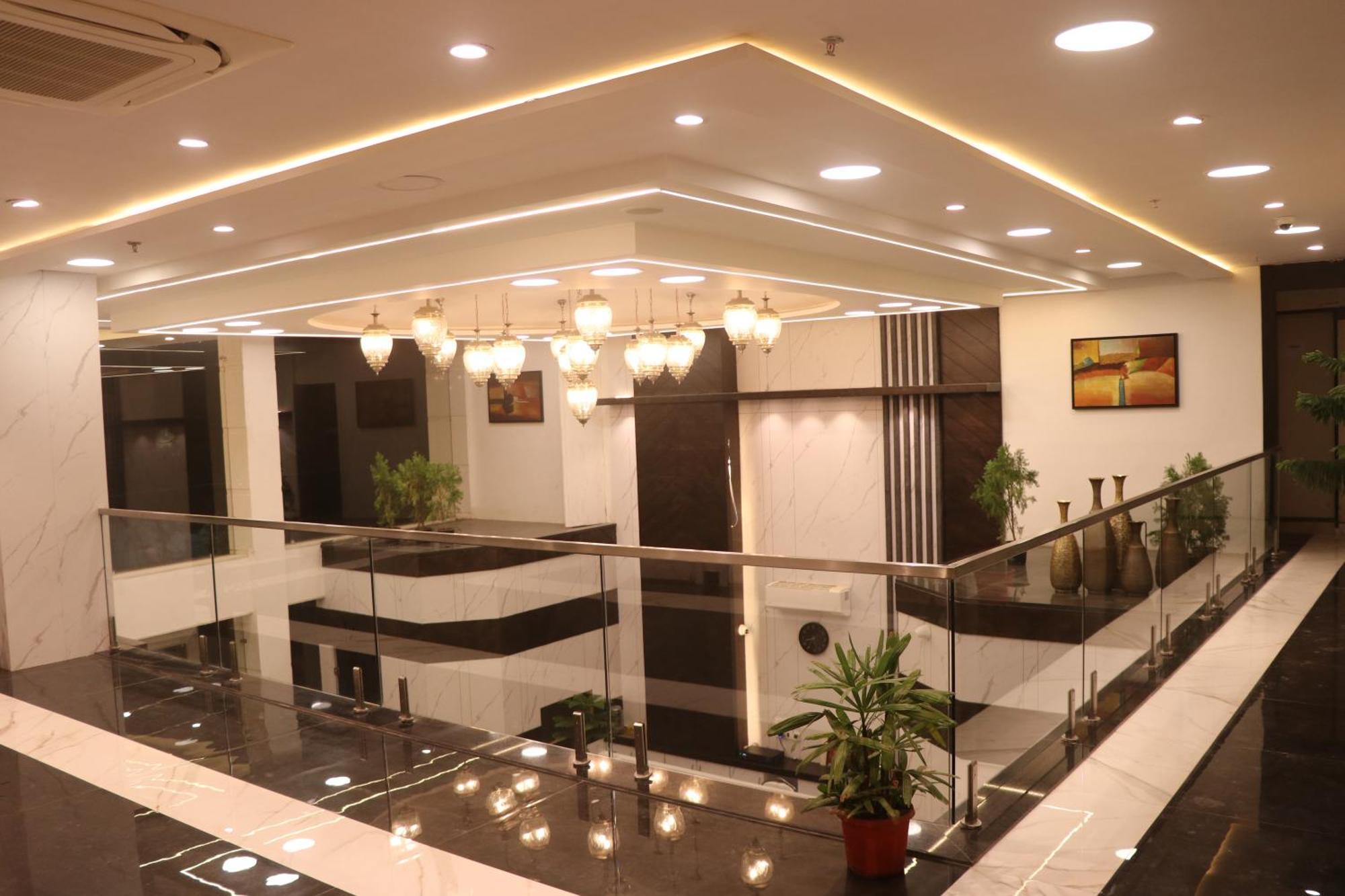 Hotel Kadamb Tree Jabalpur Exteriör bild
